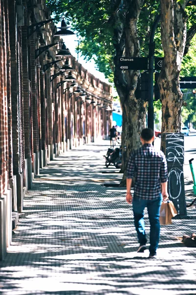 Buenos Aires 'te sessiz bir cadde