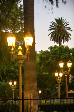 Akşamları şehrin güzel manzarası 