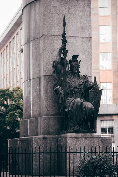 Een Blik Een Oude Stenen Sculptuur — Stockfoto