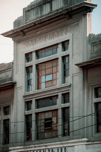 Detail Van Gevel Van Het Oude Historische Gebouw — Stockfoto