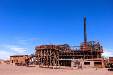 Şili 'de terk edilmiş eski bir fabrikanın manzarası