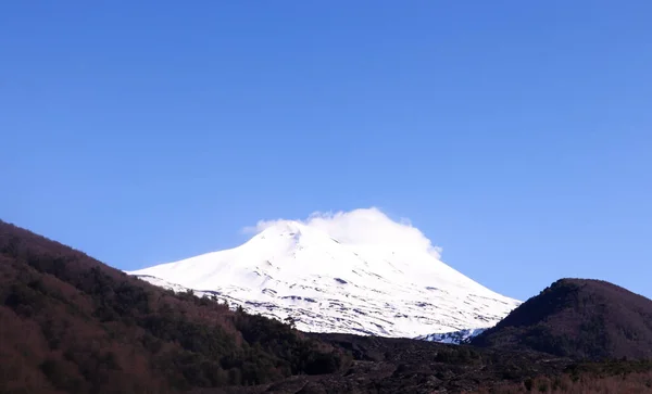 Vulcão Coberto Neve Sul Chile — Fotografia de Stock