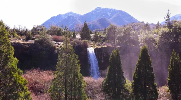 Güney Şili 'de Şelale