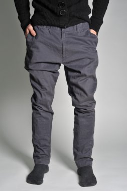 Gençlik kot üzerinde adam koymak