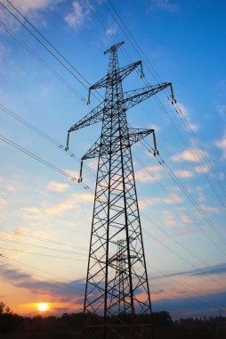 Güç hattı yüksek gerilim