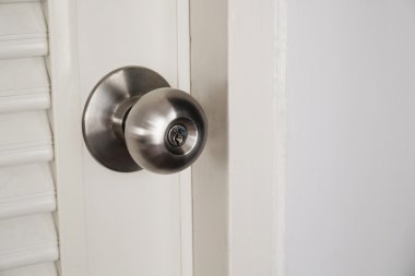 Yakın çekim kapı paslanmaz kapı kolu