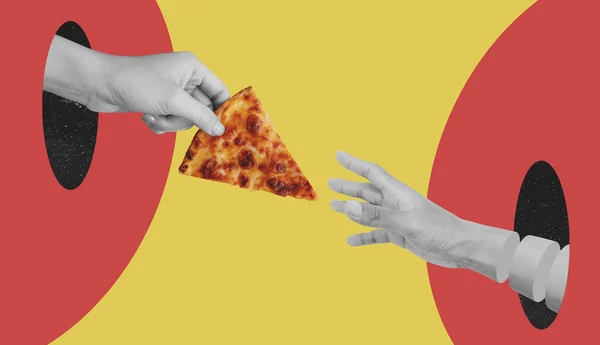 Mão Dando Fatia Pizza Queijo Chegar Mão Fundo Vermelho Amarelo — Fotografia de Stock