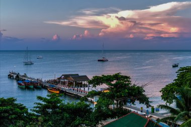 Sihanoukville Kamboçya'da günbatımı.