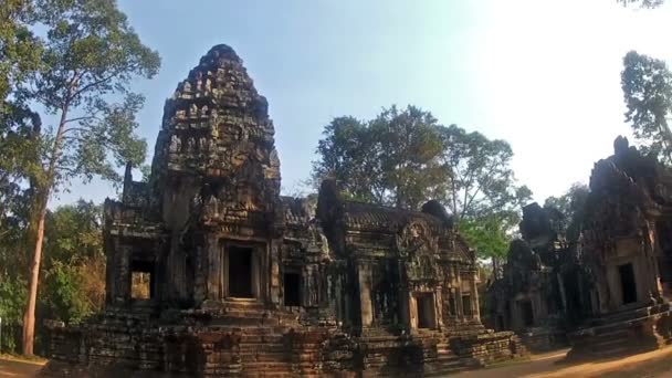 Jeden z chrámů Angkor Wat komplexu — Stock video