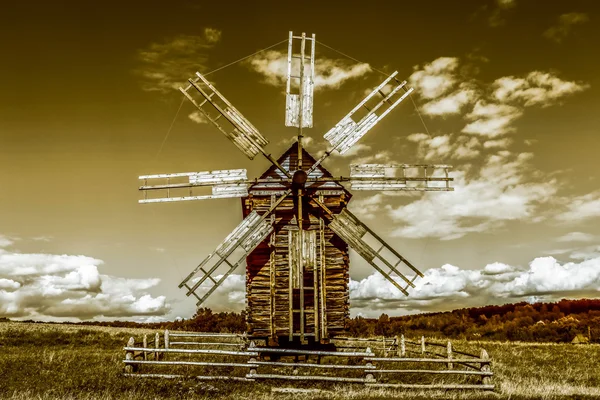 Old wooden windmill. — Stock Photo, Image