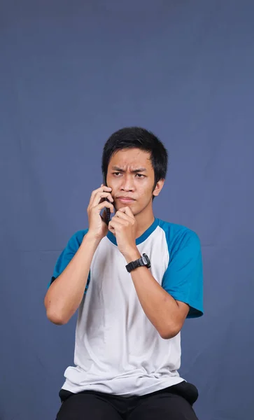 Asiático Hombre Llamando Expresión — Foto de Stock
