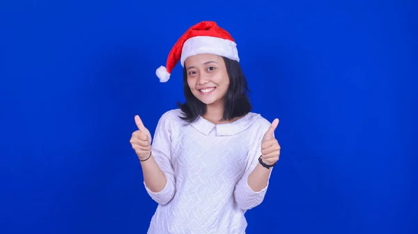 Asian Woman Wear Christmas Hat Gesture Happy Smile Isolated Blue — Stock Photo, Image