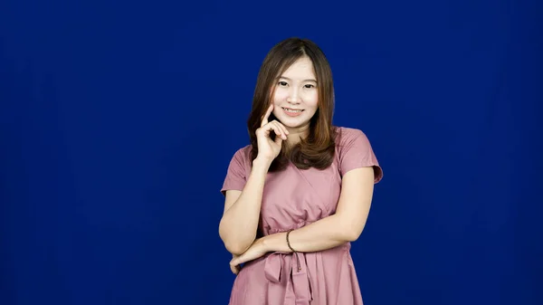 Beautiful Asian Woman Thinking Get Idea Isolated Blue Background — Stock Photo, Image