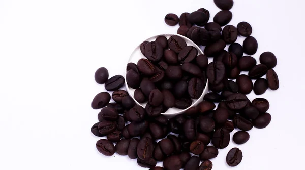 咖啡豆孤立的白色背景 — 图库照片