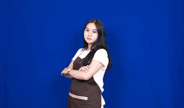 Asijské Žena Prodavač Izolované Modré Pozadí — Stock fotografie