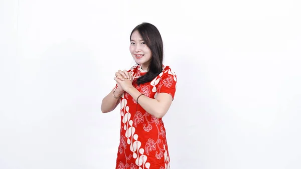 Mujer China Asiática Vestido Cheongsam Con Gesto Felicitación Feliz Año —  Fotos de Stock
