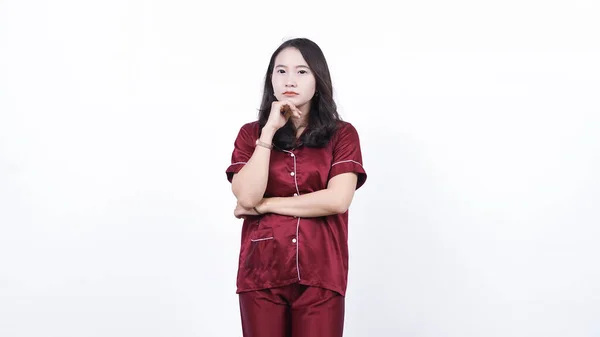 Asiática Mujer Usando Pijama Pensando Obtener Idea Aislado Blanco Backiground —  Fotos de Stock