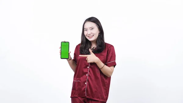 Woman Wearing Pajama Hold Green Screen Phone Isolated White Background — Stock Photo, Image