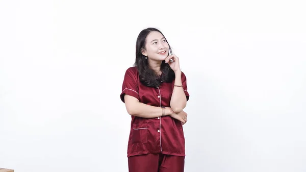 Asiática Mujer Usando Pijama Pensando Obtener Idea Aislado Blanco Backiground —  Fotos de Stock