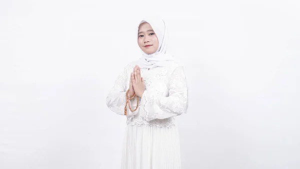 Asijské Muslim Žena Nosí Modlitební Korálky Vítání Hosté Ied Fitr — Stock fotografie