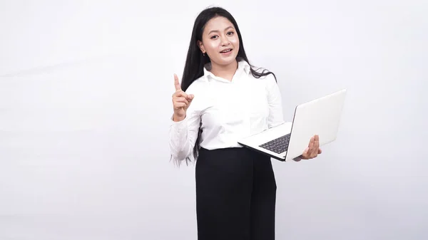 Asiático Mulher Thingking Obter Ideia Isolado Branco Fundo Com Laptop — Fotografia de Stock