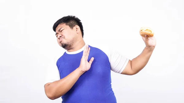 Asyalı Adam Hamburgere Hayır Diyor Izole Beyaz Arka Plan — Stok fotoğraf