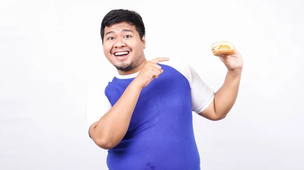 Азіатський Чоловік Готовий Їсти Гамбургер Ізольований Білий Фон — стокове фото