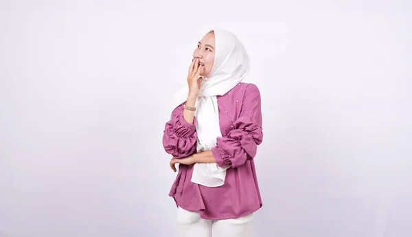Schöne Frauen Hijab Lachen Isoliert Weißen Hintergrund — Stockfoto