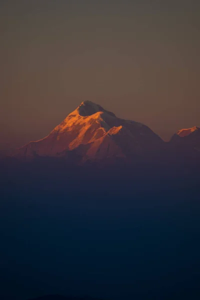 Genießen Sie Die Schöne Aussicht Auf Den Trishul Gipfel Während — Stockfoto