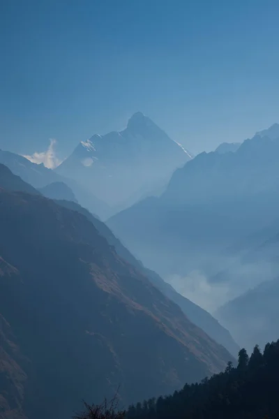 Bela Vista Nanda Devi Pico Dia Ensolarado Brilhante Fumegante — Fotografia de Stock