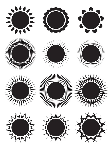 Uppsättning ikoner av Solar med olika strålar. — Stock vektor