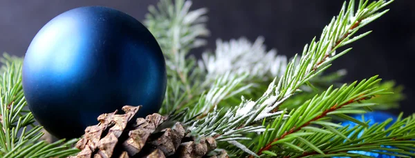 Fond Noël Sapin Boules Bleues Noël Sur Panneau Bois Blanc — Photo