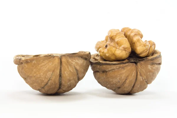 Nueces naturales aisladas — Foto de Stock