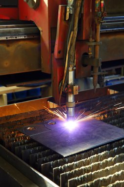 Endüstriyel cnc plazma kesim metal plaka. Portre