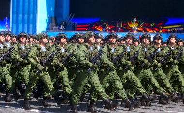 MOSCOW, 07 MAY, 2015: Russian soldiers march through Red Square  clipart