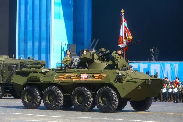 MOSCOU, RUSSIE - 7 MAI 2015 : Le BTR-82A (modernisation en profondeur — Photo