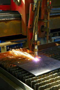 Endüstriyel cnc plazma kesim metal plaka. Portre