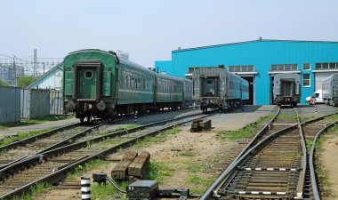 Moskova, Rusya - 13 Mayıs 2013: Moskova tren depo. Yer standı, onarım ve donatım trenler