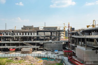 İnşaat alanı geçmişi. Turna ve bina yapım aşamasında