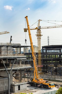 İnşaat alanı geçmişi. Turna ve bina yapım aşamasında