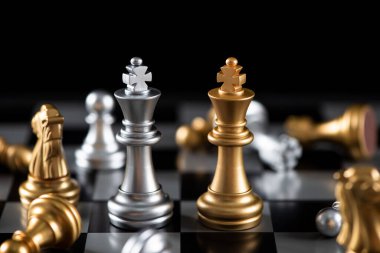 Fikirler, rekabet ve strateji için satranç tahtası oyunu, iş başarısı konsepti