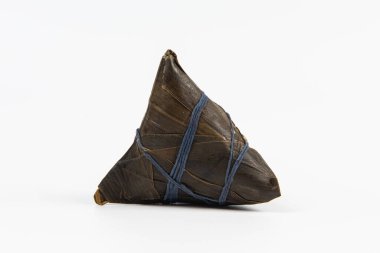 Ejderha Botu Festivali, Çin pirinçli börek zongzi beyaz arka planda izole