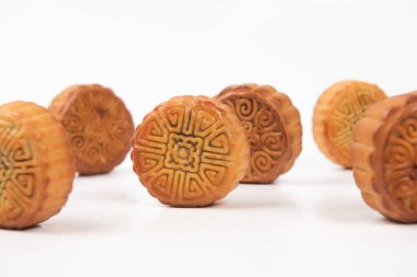 Çin Güz Festivali ortası Ay pastası beyaz arka planda