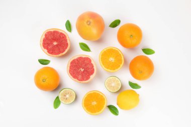 Taze meyve dilimleri. portakal ve greyfurt. Gıda konsepti geçmişi..