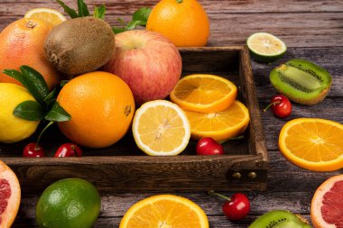 Çeşitli taze olgun meyveler. Gıda konsepti.