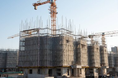 İnşaat alanı geçmişi. Turna ve bina yapım aşamasında