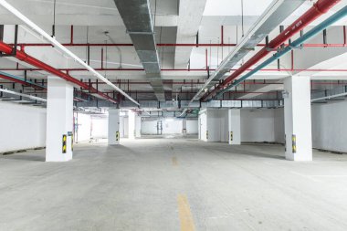 Kopya alanı olan boş yer altı park arkaplanı