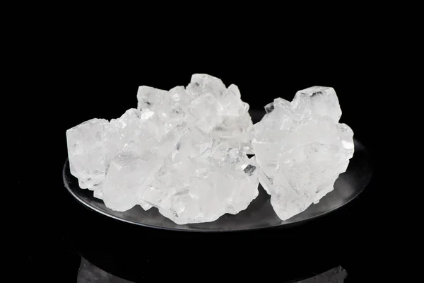 Duże Bryły Biały Kamień Cukierki Cukier Izolowane Czarnym Tle — Zdjęcie stockowe