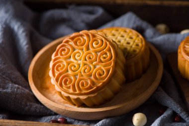 Geleneksel Çin yemeği, Sonbahar Festivali ortası ay pastası