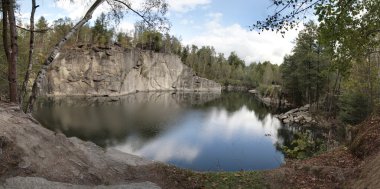 Terk edilmiş sular altında ocağı Rampa